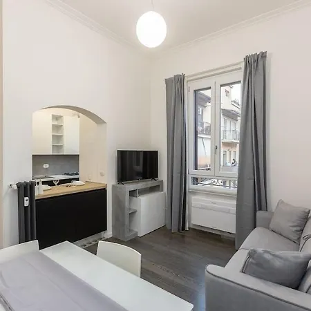 Apartment Elegant Near The Colosseum And Metro Rome