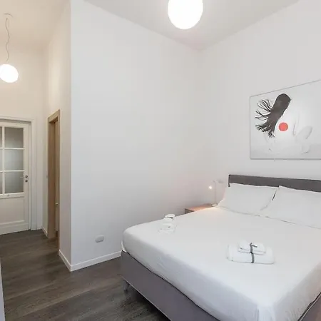 Elegant Near The Colosseum And Metro Apartment *
