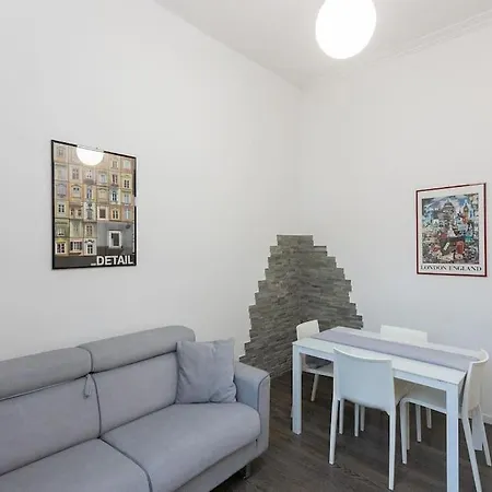 Apartment Elegant Near The Colosseum And Metro Rome